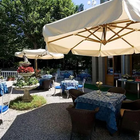 Hotel Astoria 4*