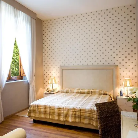 Astoria Otel 4*
