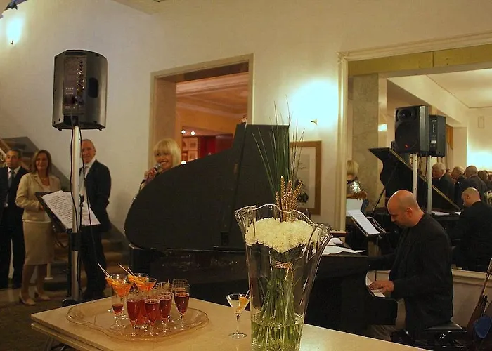 Astoria מלון מונטה קטיני טרמה