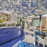 Astoria Hotel 4*